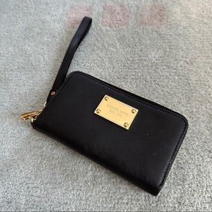 Michael Kors Wristlet Wallet